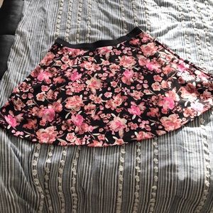 New. H&M skirt